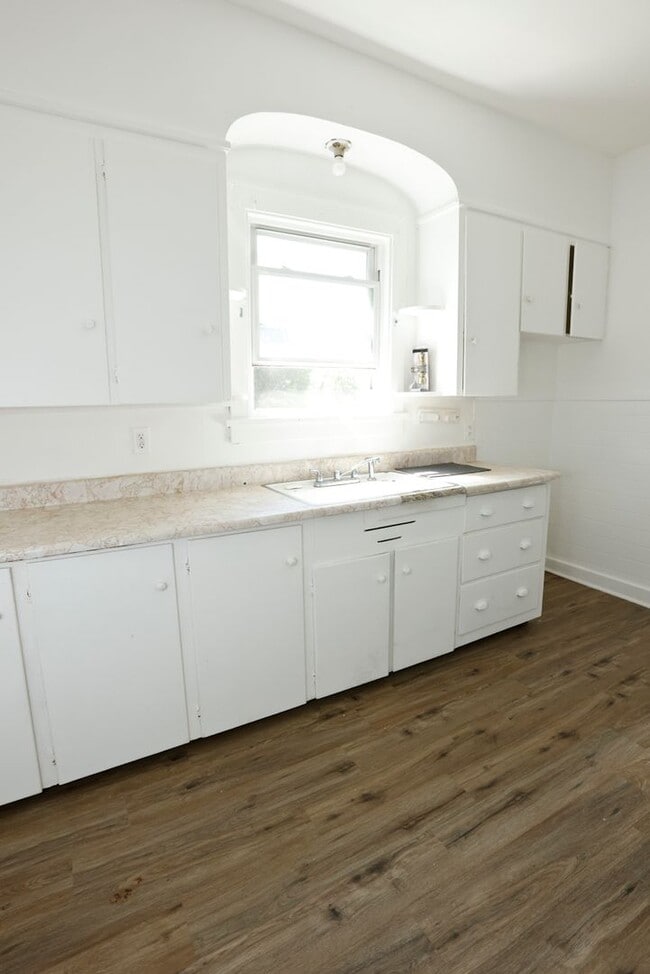 Building Photo - 257 Alphonse St