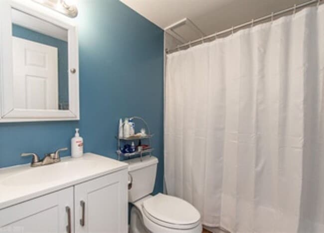 Building Photo - Blacksburg, Very spacious 2 BR / 2 BA, Available in August