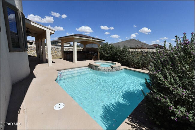 Building Photo - 3136 Red Maple