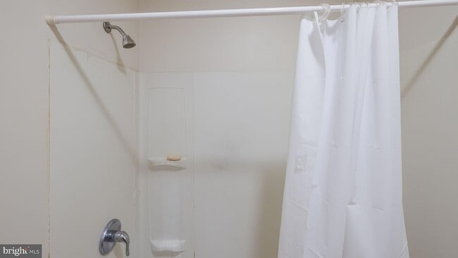 Building Photo - 2 Yale Ave