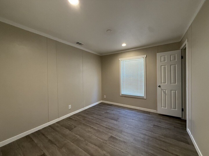 Building Photo - 109 Janice St