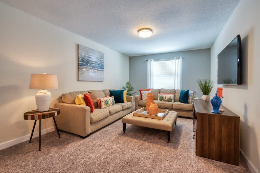 Building Photo - 4793 Kings Castle Cir