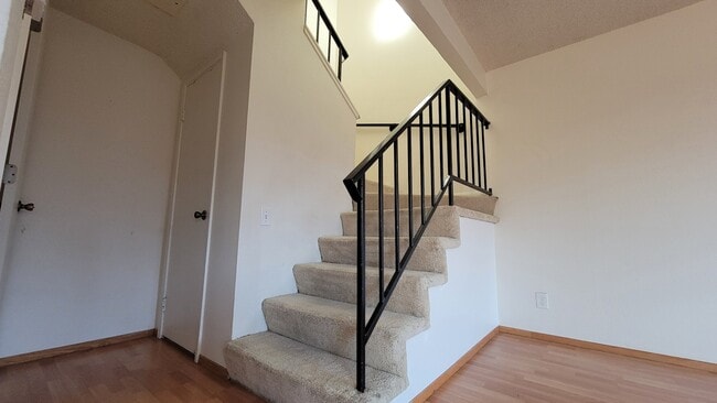 Building Photo - 4902 Lowry Rd