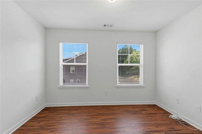 Building Photo - 2705 Avanti Way