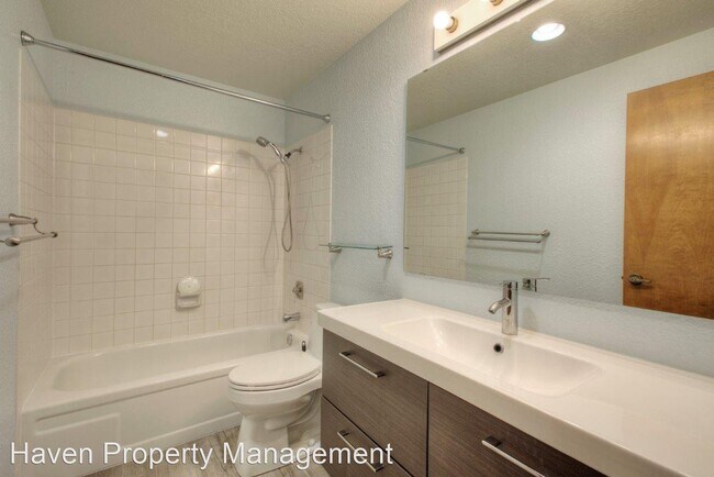 Building Photo - 3 br, 2 bath House - 715 143rd Ave NE Apt H30