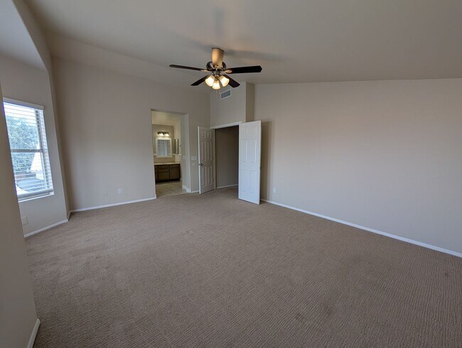 Building Photo - 15219 S 47th St