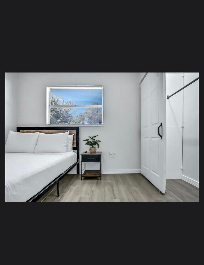 Building Photo - 2142 Mary Sue St