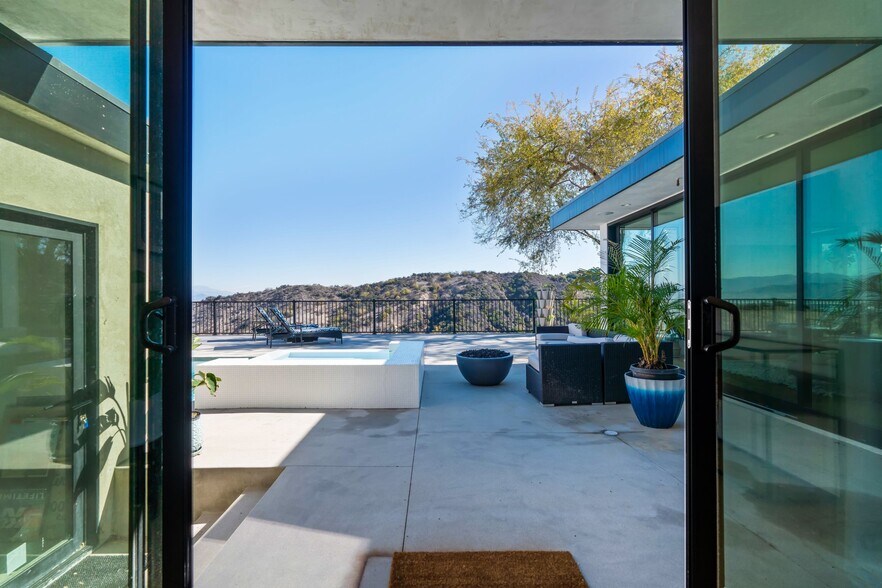 Building Photo - 3632 Beverly Ridge Dr