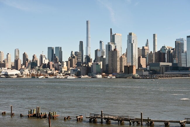 Building Photo - 600 Harbor Blvd