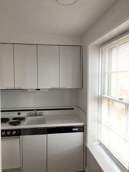 Building Photo - 25 W Boscawen St