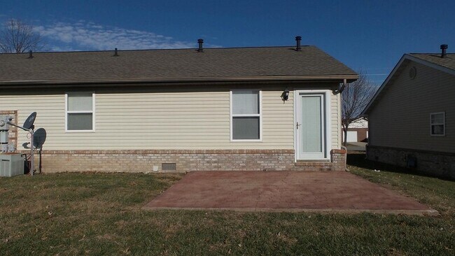 Building Photo - 651 Carol Ann Dr