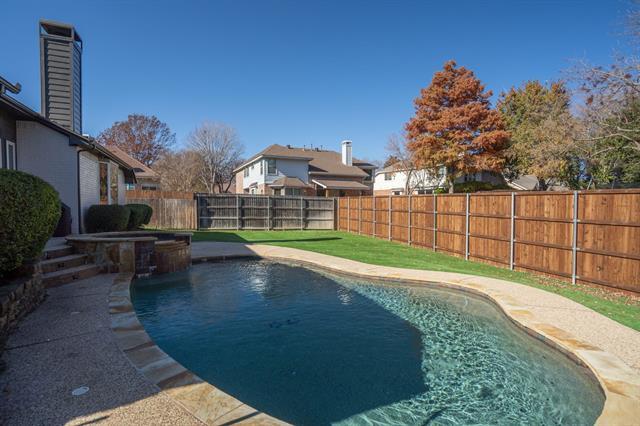 Building Photo - 2804 Woodhaven Dr