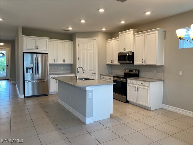 Building Photo - 16729 Siesta Drum Wy