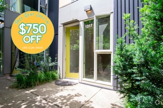 Building Photo - *FREE RENT* Sellwood-Great Modern Studio w...