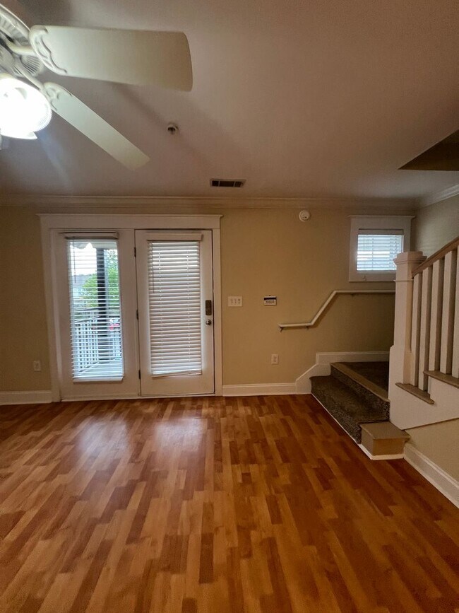 Building Photo - 15-1529 Gutleber