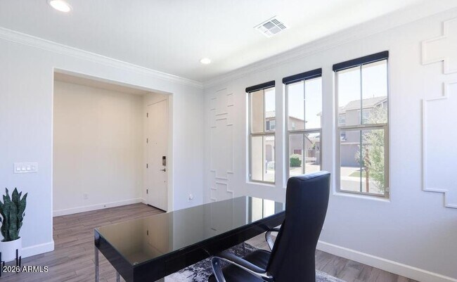 Building Photo - 948 W Yosemite Dr