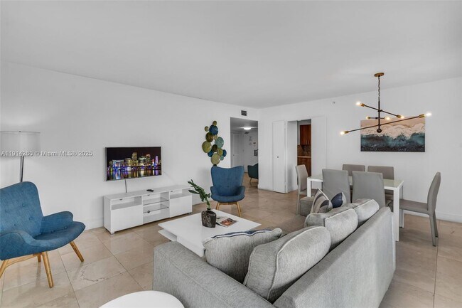 Building Photo - 5101 Collins Ave