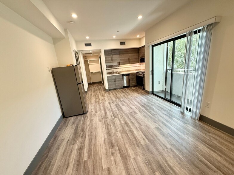 Building Photo - 3743 Midvale Ave