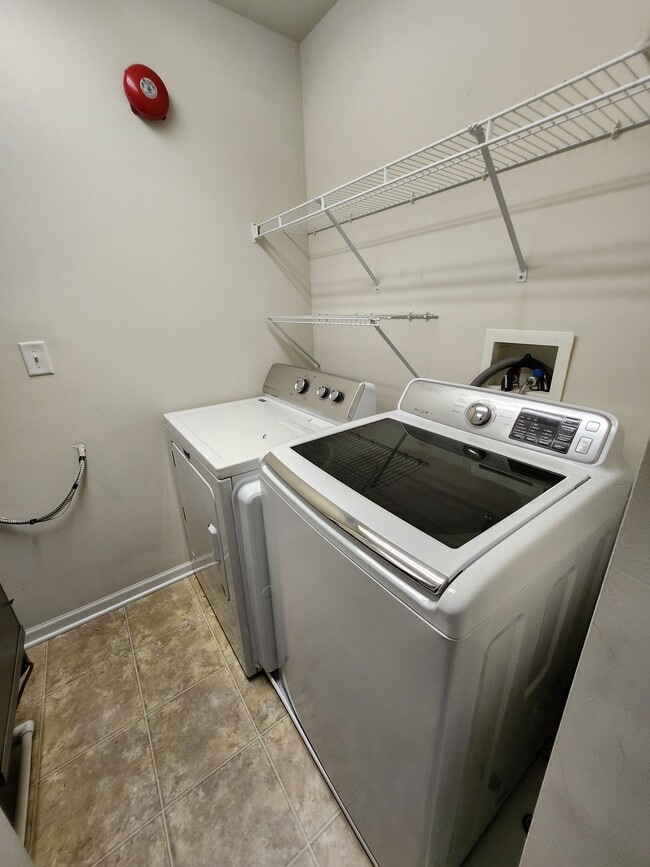 Building Photo - 1444 Orchid St