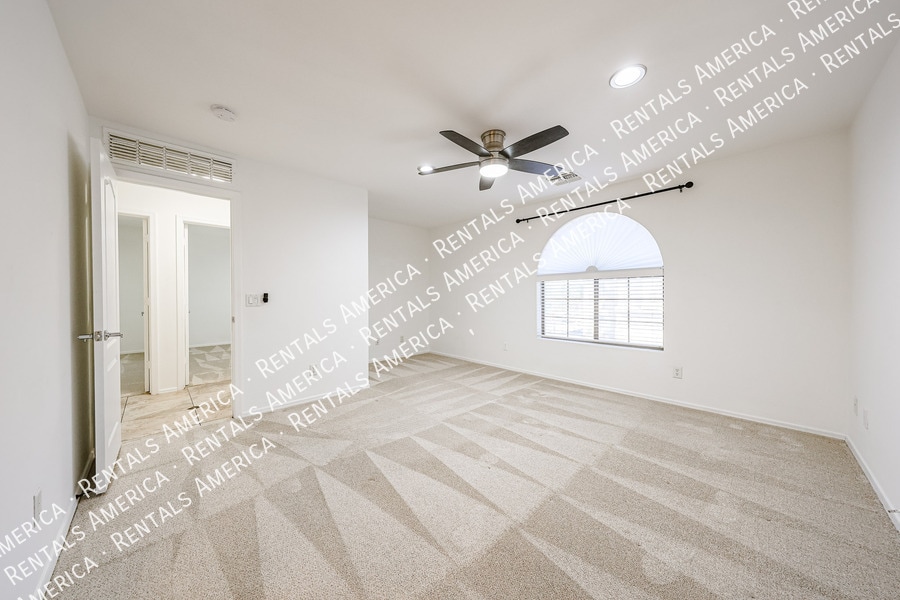 Building Photo - 13041 W Mauna Loa Ln