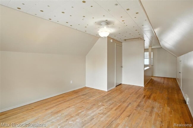 Building Photo - 25301 Ford St