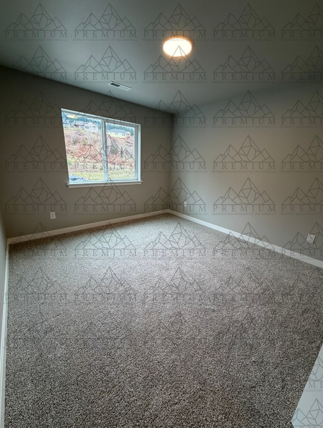 Building Photo - 3 BED 2.5 BATH NEW BUILD!