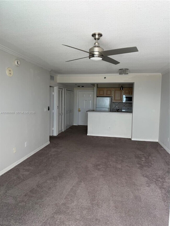 Building Photo - 2665 SW 37th Ave