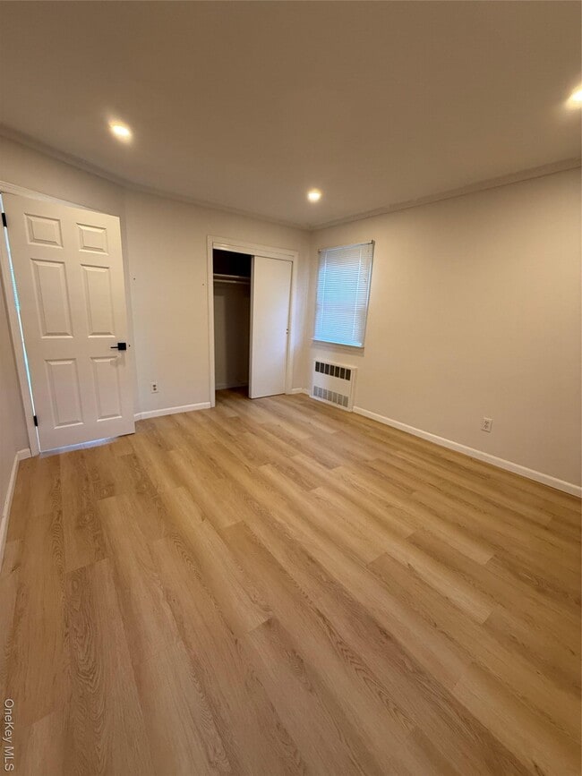 Building Photo - 660 S 10th St