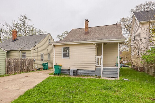 Building Photo - 2 Bedroom 1 bath Single Family Home