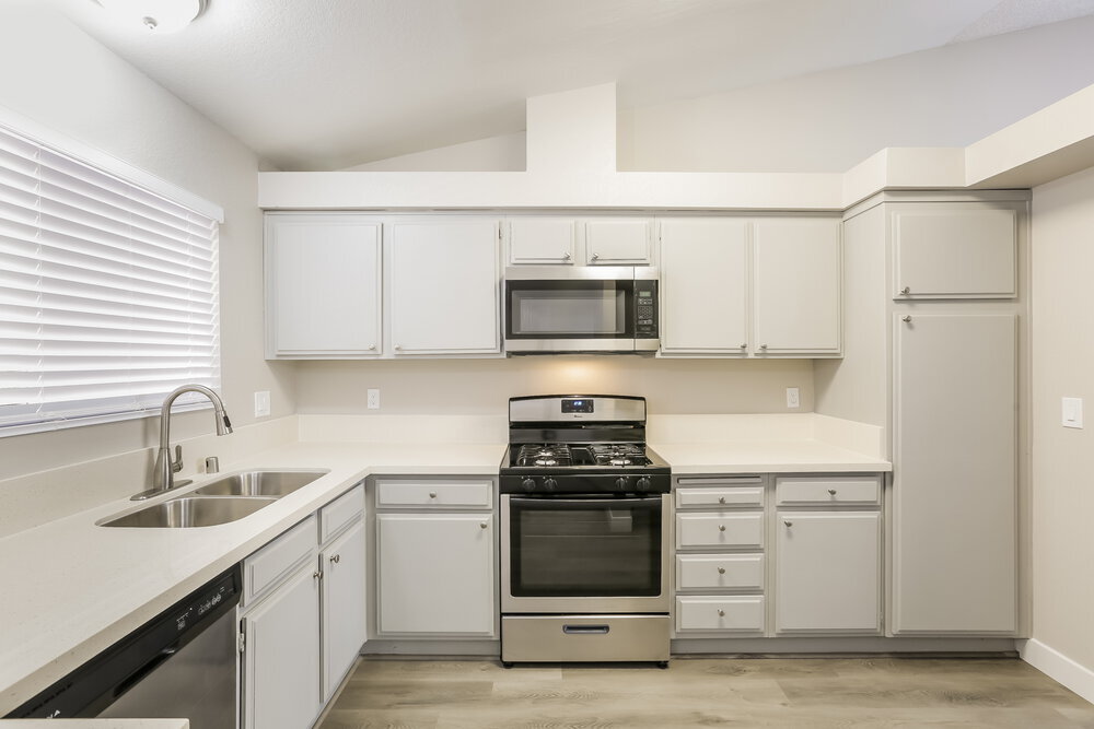 Building Photo - 1330 White Dr