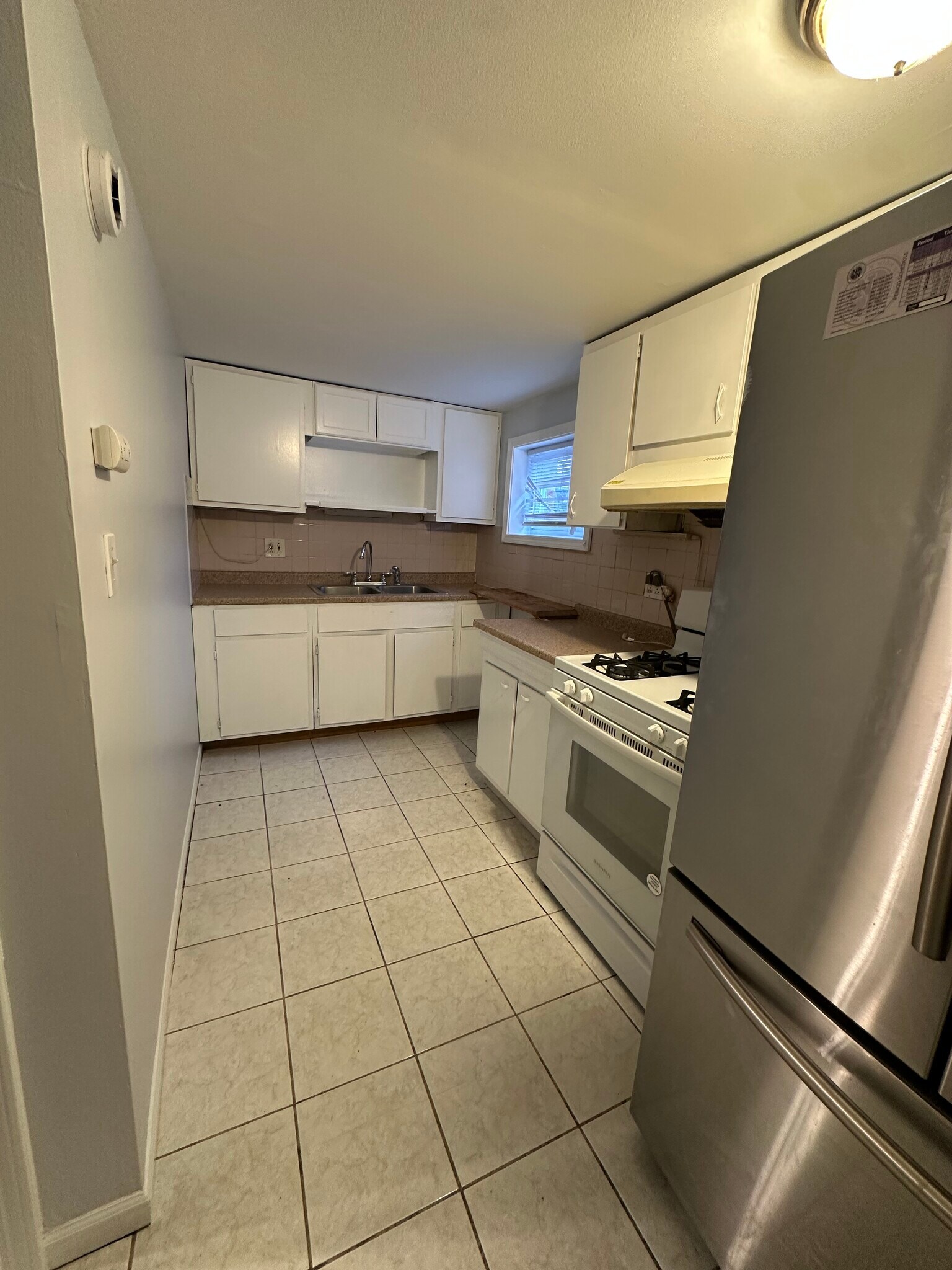 Building Photo - 9120 Lawler Ave