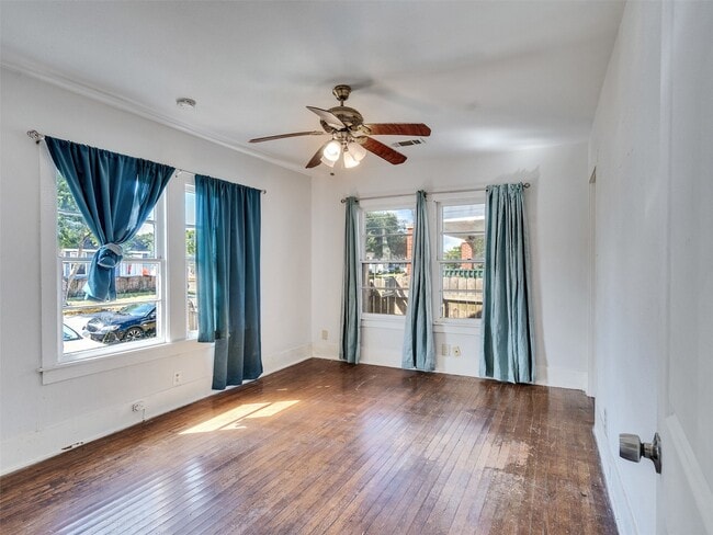 Building Photo - 5224 Bernardo De Galvez Ave