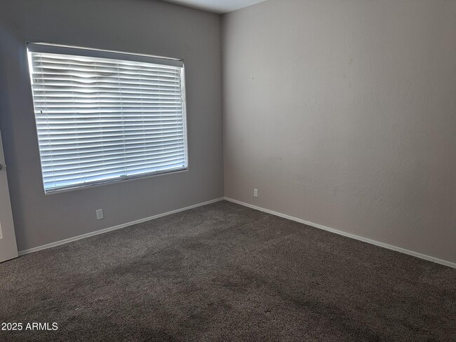 Building Photo - 9253 N Firebrick Dr