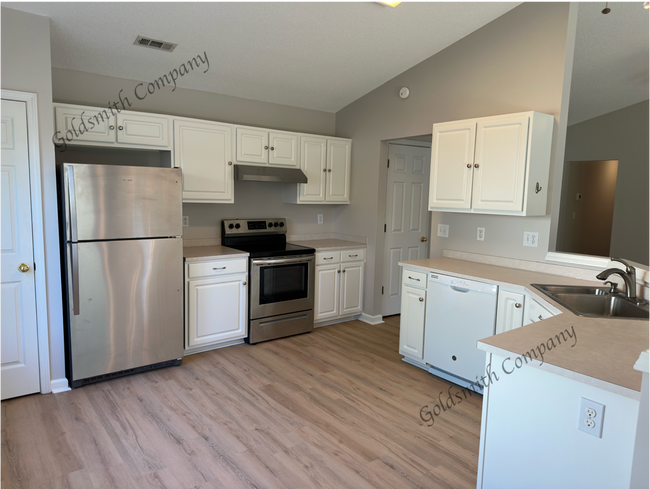 Building Photo - 8 Furwood Ct