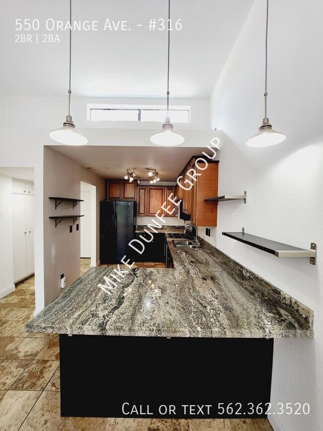 Building Photo - 550 Orange Ave