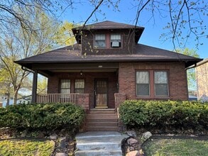 Building Photo - 1002 B St