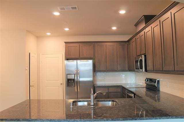 Building Photo - 825 Ben Ln