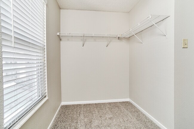 Building Photo - 14169 Clapboard Dr