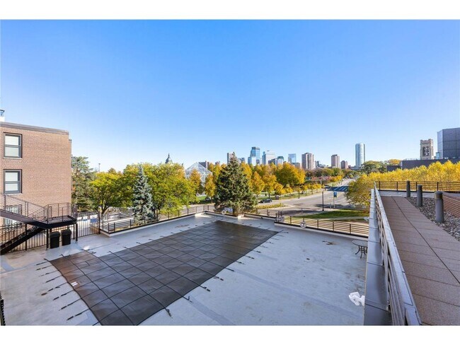 Building Photo - 48 Groveland Terrace