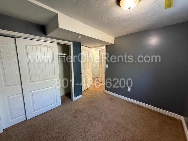 Building Photo - NO DEPOSIT option available for qualified ...