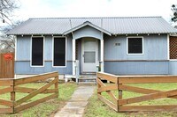 Building Photo - 1221 Giddings St