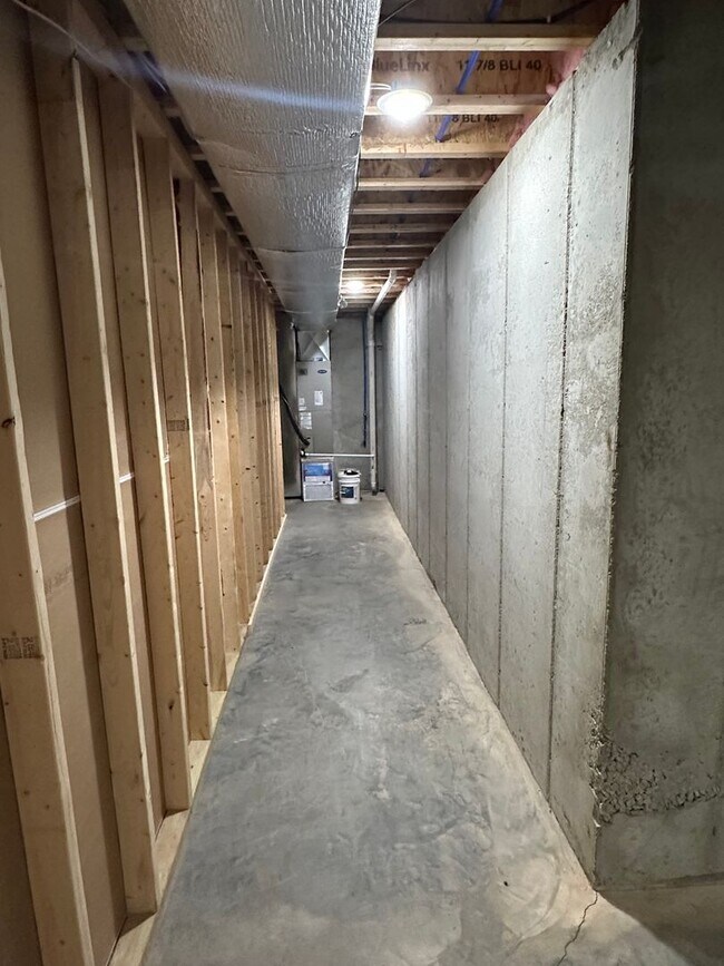 Building Photo - Now Accepting Applications – 4 BED 3 BATH | Summit Pass Subdivision | Waynesville School District
