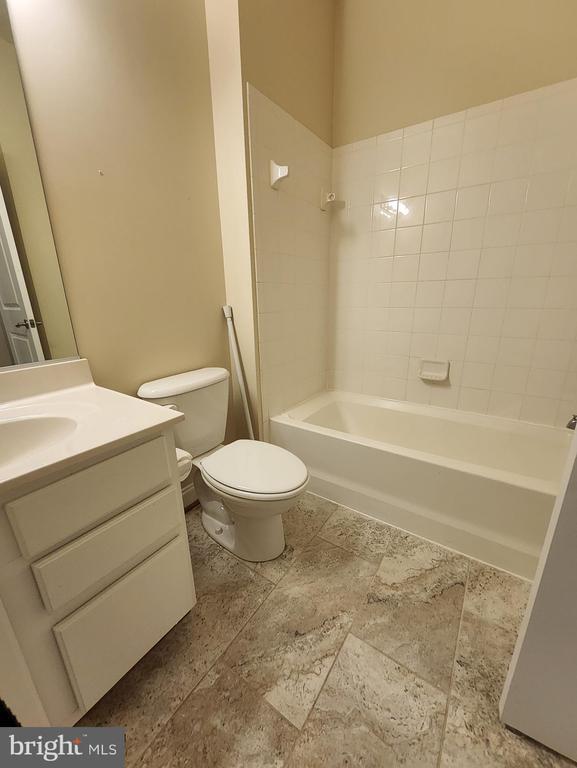 Building Photo - 15886 Mackenzie Manor Dr