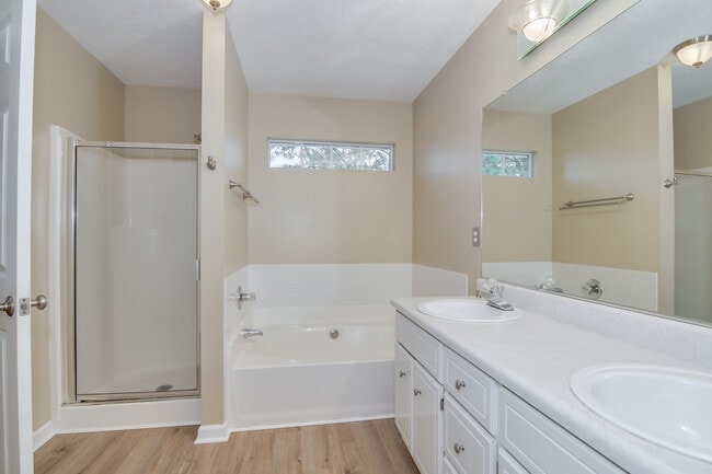 Building Photo - 529 St Julian Pl