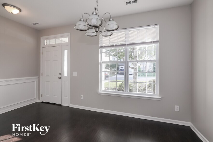 Building Photo - 9326 Longstone Ln