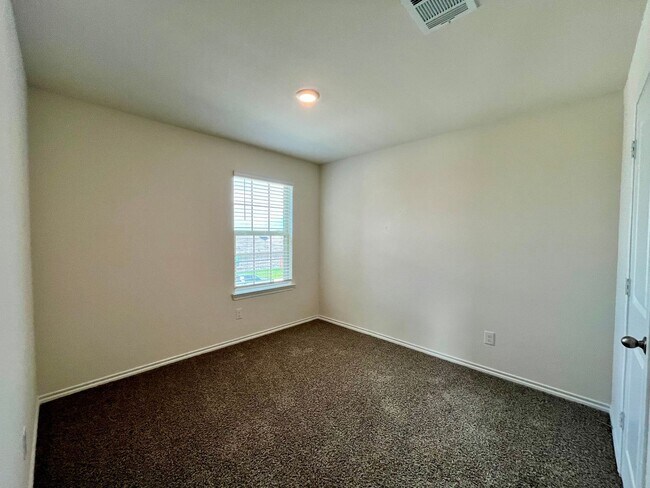 Building Photo - 2304 Lattimore St