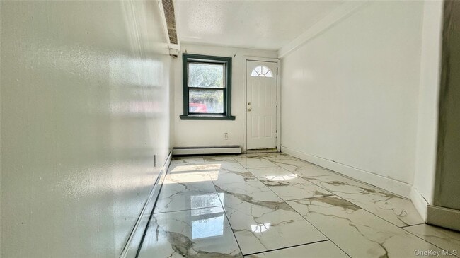 Building Photo - 742 E 93rd St