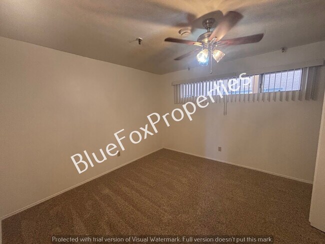 Building Photo - 2601 W Broadway Blvd