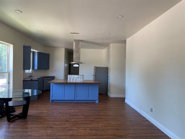 Building Photo - 3423 S Harwood St