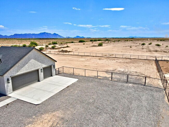 Building Photo - 2351 E Cana Ln